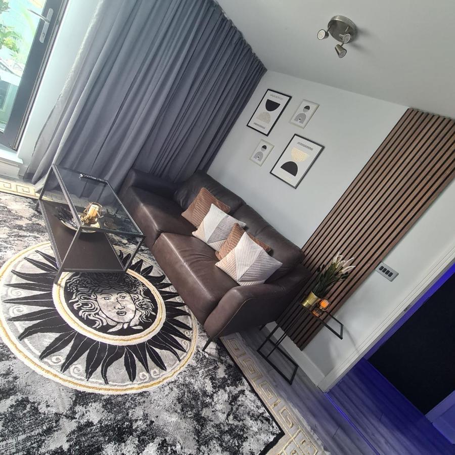Luxury 9Ine Penthouse With Garden & Jacuzzi Lejlighed Birmingham Eksteriør billede